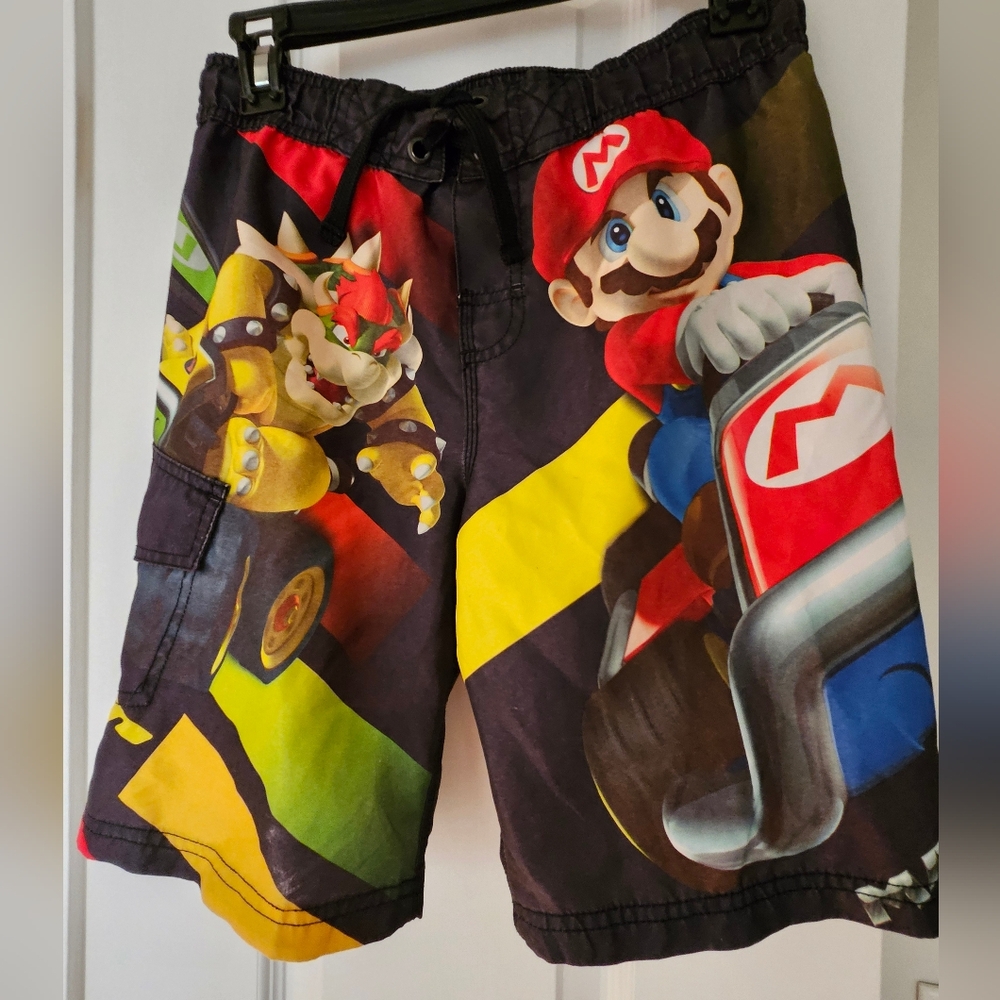 Official Nintendo Super Mario Themed Boys Swim Trunks Size M 8/10